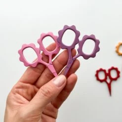 Small Flower Scissors(Small Flower Scissors) -Tangled Yarn Store 076f4de8817931bab3d1646f2be9c5b527715df9bd9b388dd67b00d162ee36b4