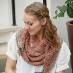 Hydrangeas Shawl [Trine Bertelsen](Hydrangeas Shawl Trine Bertelsen)