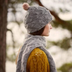 Entwined: Cables, Lace And Knitted Textures(Entwined Cables Lace And Knitted Textures) -Tangled Yarn Store 4cb5275a7b901fd2dfc9005bb9fd27dff8418fc31d7f85573813d2a7bccd9e94