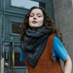 52 Weeks Of Easy Knits(52 Weeks Of Easy Knits) -Tangled Yarn Store 52WeeksofEasyKnitsLaineTangledYarn 20