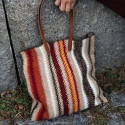 52 Weeks Of Scrap Yarn: Projects For Crafters(52 Weeks Of Scrap Yarn Projects For Crafters) 19 52 Weeks Of Scrap Yarn: Projects For Crafters(52 Weeks Of Scrap Yarn Projects For Crafters) -Tangled Yarn Store 52 Weeks of Scrap Yarn Laine Bag