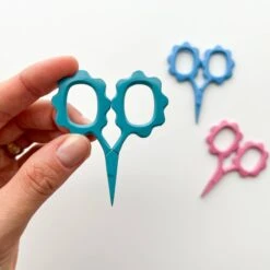 Small Flower Scissors(Small Flower Scissors) -Tangled Yarn Store 94d338db4fd65f6a61215fd722e323a66846f149d1e81e41c063e286612f793a