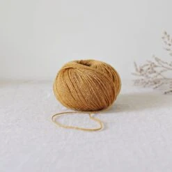De Rerum Natura Alice(De Rerum Natura Alice) 19 De Rerum Natura Alice(De Rerum Natura Alice) -Tangled Yarn Store Alice propolis
