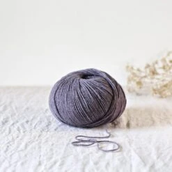 De Rerum Natura Gilliatt(De Rerum Natura Gilliatt) -Tangled Yarn Store Gilliatt Aster