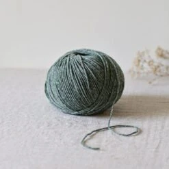De Rerum Natura Gilliatt(De Rerum Natura Gilliatt) -Tangled Yarn Store Gilliatt Eucalyptus carre