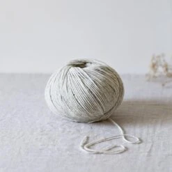De Rerum Natura Gilliatt(De Rerum Natura Gilliatt) -Tangled Yarn Store Gilliatt bouleau carre