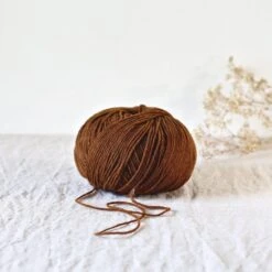 De Rerum Natura Gilliatt(De Rerum Natura Gilliatt) -Tangled Yarn Store Gilliatt caramel