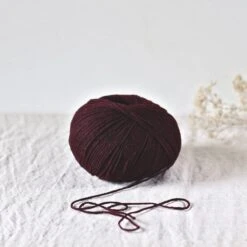 De Rerum Natura Gilliatt(De Rerum Natura Gilliatt) -Tangled Yarn Store Gilliatt merlot
