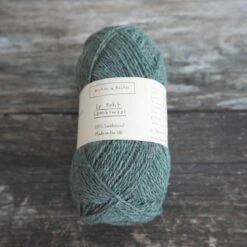 Biches & Bûches Le Petit Lambswool(Biches Buches Le Petit Lambswool) 32 Biches & Bûches Le Petit Lambswool(Biches Buches Le Petit Lambswool) -Tangled Yarn Store IMG 2331