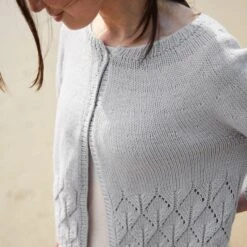Caresse [Knitting Pattern PDF](Caresse Knitting Pattern) -Tangled Yarn Store LovelyMerinoTreatCaresse 1