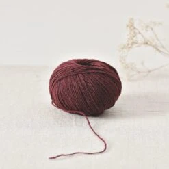 De Rerum Natura Gilliatt(De Rerum Natura Gilliatt) -Tangled Yarn Store ULY amarante 2 13b98c39 a615 4f3a 8841 76af81a67aa5
