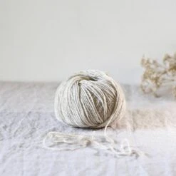 De Rerum Natura Ulysse(De Rerum Natura Ulysse) 22 De Rerum Natura Ulysse(De Rerum Natura Ulysse) -Tangled Yarn Store Ulysse poivre blanc