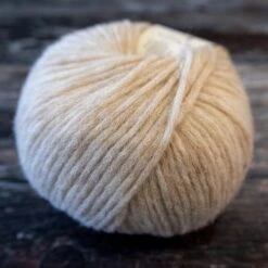 CaMaRose Snefnug [Snowflake](Camarose Snefnug) -Tangled Yarn Store camarosesnefnuglysbeige
