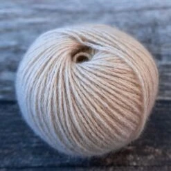 Cardiff Cashmere Classic(Cardiff Cashmere Classic) -Tangled Yarn Store cardiffcashmereclassicsilver509natural