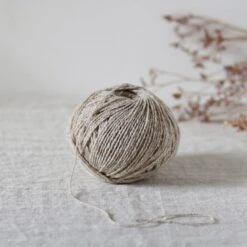 De Rerum Natura Candide(De Rerum Natur Candide) -Tangled Yarn Store dererumnaturacandideNougat