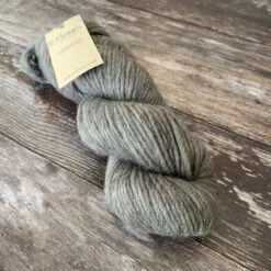 Mrs Moon Plump DK(Mrs Moon Plump Dk) -Tangled Yarn Store plump dk liquorice