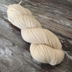 Mrs Moon Plump DK(Mrs Moon Plump Dk) -Tangled Yarn Store plump dk pavlova