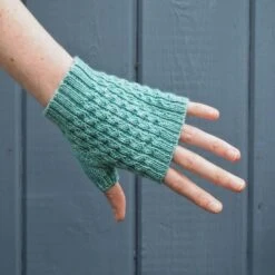 Warp & Weft Mitts [PDF](Warp Weft Mitts) -Tangled Yarn Store warpandweft6